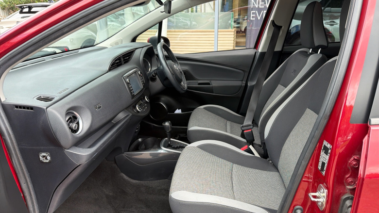 Toyota Yaris 1.5 Hybrid Y20 5dr CVT [Bi-tone] Hybrid Hatchback